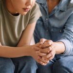 Middle,Aged,Asia,People,Old,Mom,Holding,Hands,Trust,Comfort